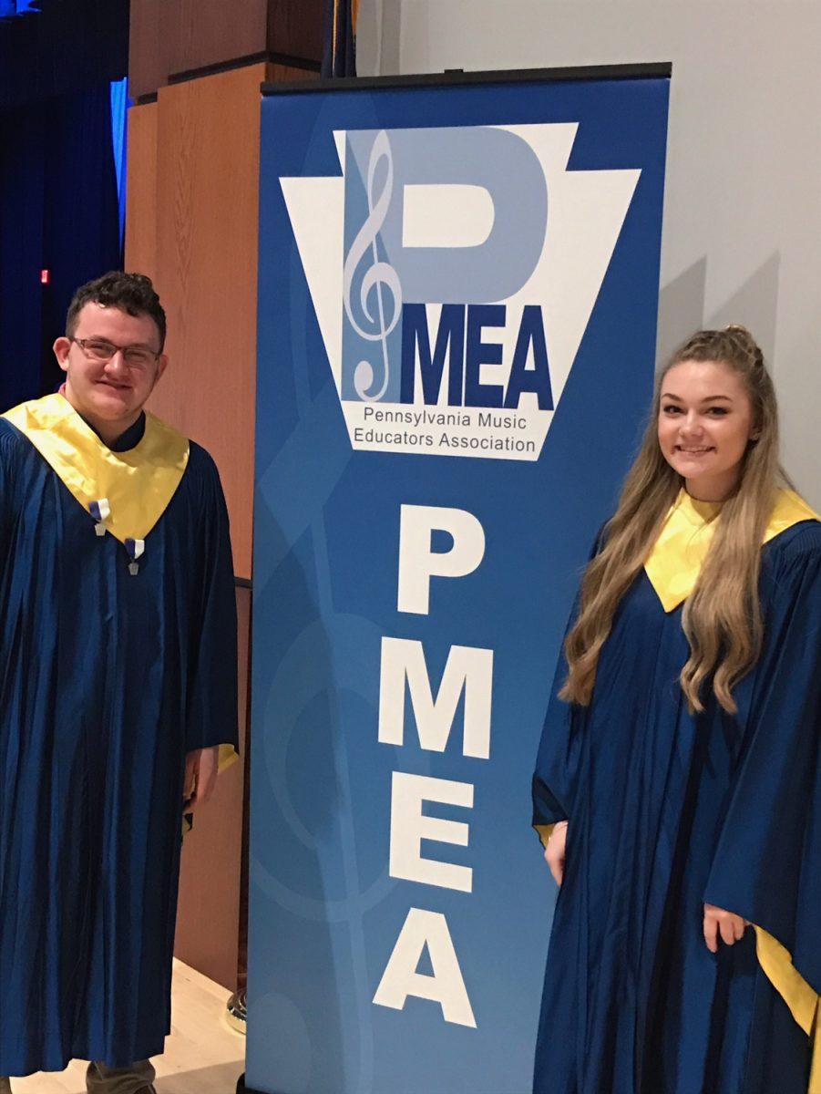 Burger and Stewart make music at Region Chorus